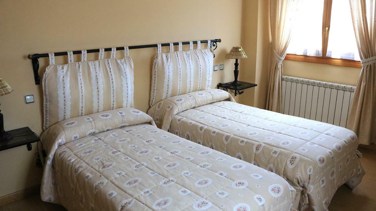 Hotel Miralba Альба-де-лос-Карданьос Экстерьер фото